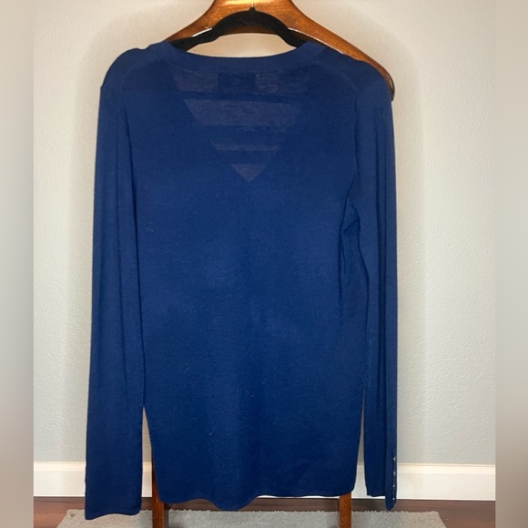 Banana Republic Deep Blue V-Neck Top 100% Merino Wool - Picture 3 of 3